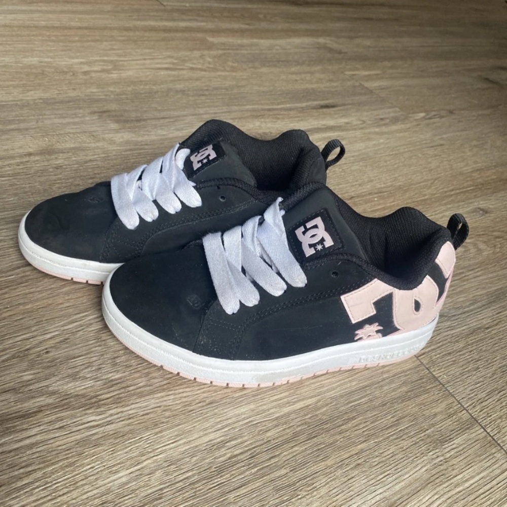 DC Kids Black & Light Pink Low-Top Sneakers